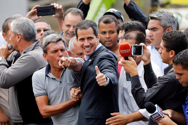 DolarToday's tweet photo. “ESTO ES IRREVERSIBLE”: Las acciones que anunció Juan Guaidó para los próximos días -► https://t.co/cnKZJL5R3J https://t.co/tkgMPwIruY