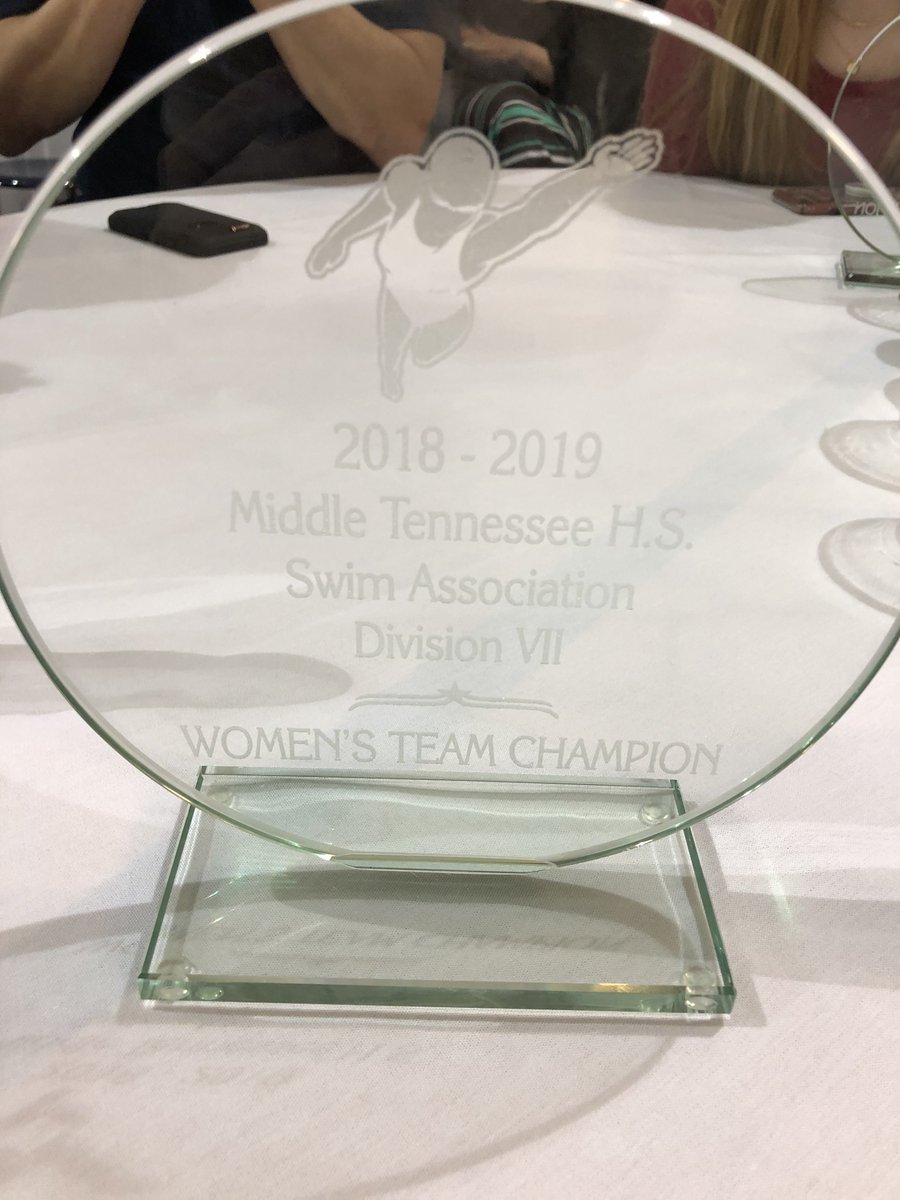 JPIIKNIGHTS's tweet photo. Last night, the AquaKnights were officially named the 2018-2019 MTHSSA Division VII women’s team champions and combined team champions! Senior Austin Kinsler was also named to the all-region second team. Congratulations to the @JPII_Swim team! #goknights https://t.co/Ajaj4qGAE1