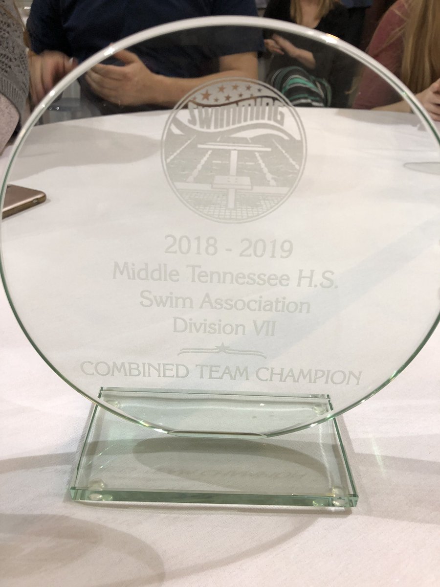 JPIIKNIGHTS's tweet photo. Last night, the AquaKnights were officially named the 2018-2019 MTHSSA Division VII women’s team champions and combined team champions! Senior Austin Kinsler was also named to the all-region second team. Congratulations to the @JPII_Swim team! #goknights https://t.co/Ajaj4qGAE1