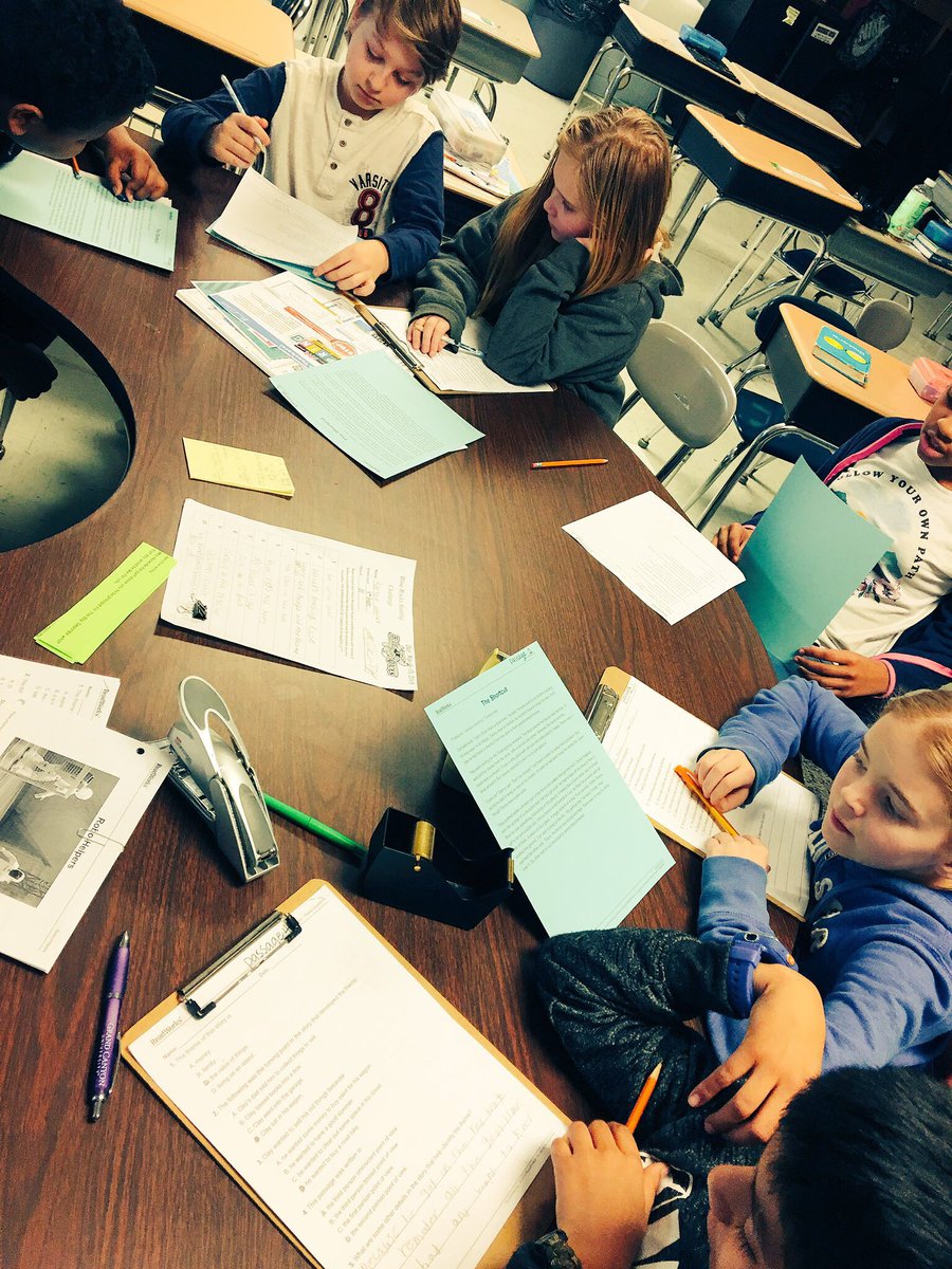 AminJohnson10's tweet photo. Great teamwork in D1 during our “Find the Theme Stations”! #chdreambuilders https://t.co/bJvoClWJMy