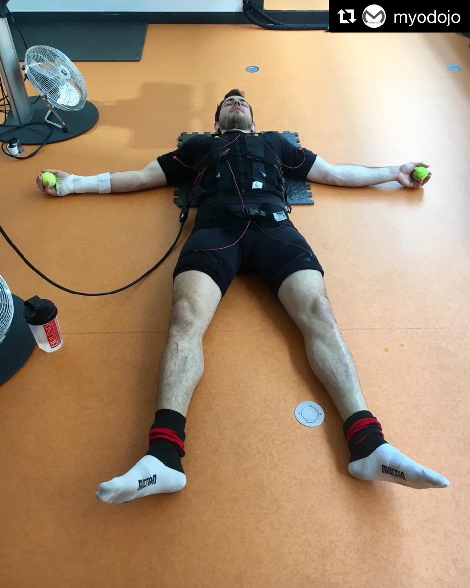 physiquesperf's tweet photo. #Repost @myodojo avec @get_repost
・・・
Séance récupération corps entier pour @jmbuttin joueur du @lourugby1896, après une bonne séance de renforcement musculaire Miha Bodytec. @team_mihabodytec
#myodojo #oken #mihabodytec #mihabodyteclyon #ems #electrostimulation https://t.co/HUrUStpfKB