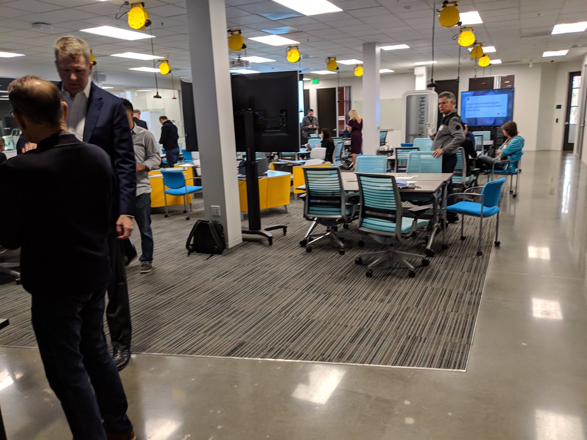 LeanStreet's tweet photo. Lean Street is back at #1MCirv to help Startups and entrepreneurs with solutions ☕☕💡🙋

 #startupcommunity #leanstartup https://t.co/LtgFmt8x5i