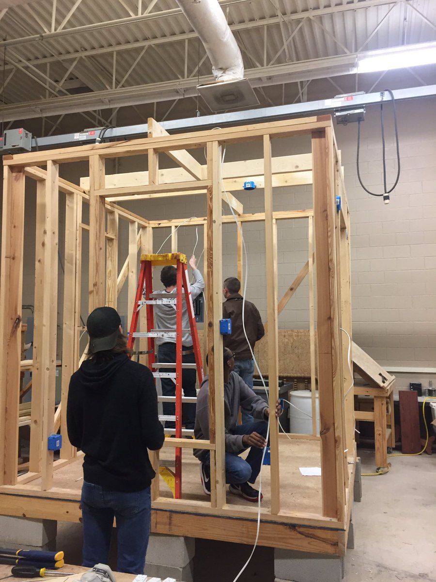 mcnattpat's tweet photo. Wiring test https://t.co/iVgfF15xpw