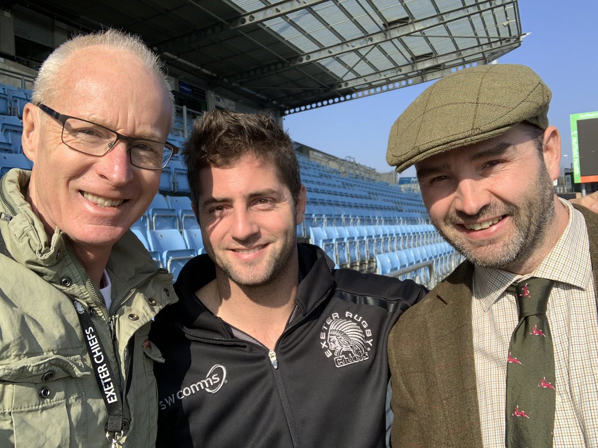 barryjohnfrost's tweet photo. Glorious weather at @ExeterChiefs - today we were pleased to educate @santicordero15 on ‘ English Eccentrics ‘ and the associated lingo  ...  “ Get ‘orf my land “ 🐮@mstevo1976 #banter #forfeit #honour #fairdoos https://t.co/Tb0Ku90isp