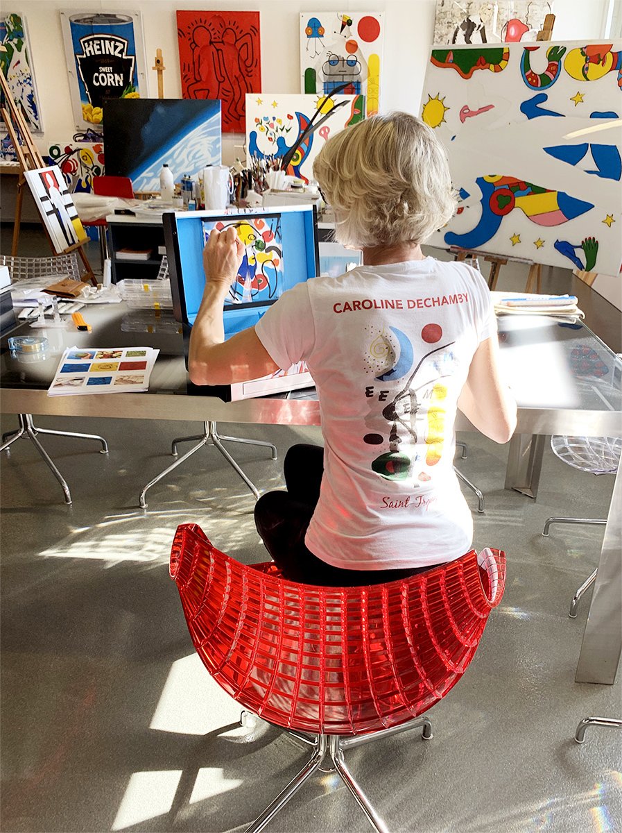 CDechamby's tweet photo. Working on some watches and its equipment in the sunny Atelier; what a beautiful day for creation! 🇨🇭☀️

#CarolineDechamby #Swisswatches #atelier https://t.co/X1QwvSLUN1