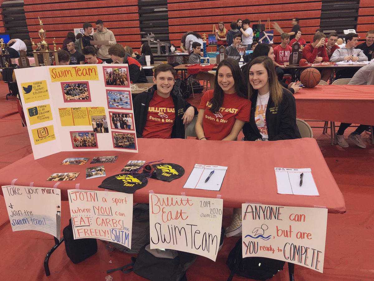 Swim team members Jacob Vincent, Natalie Altes, and captain Jillian Garrett at the EMS 8th grade visit.
 If you are interested in swim please dm us!!