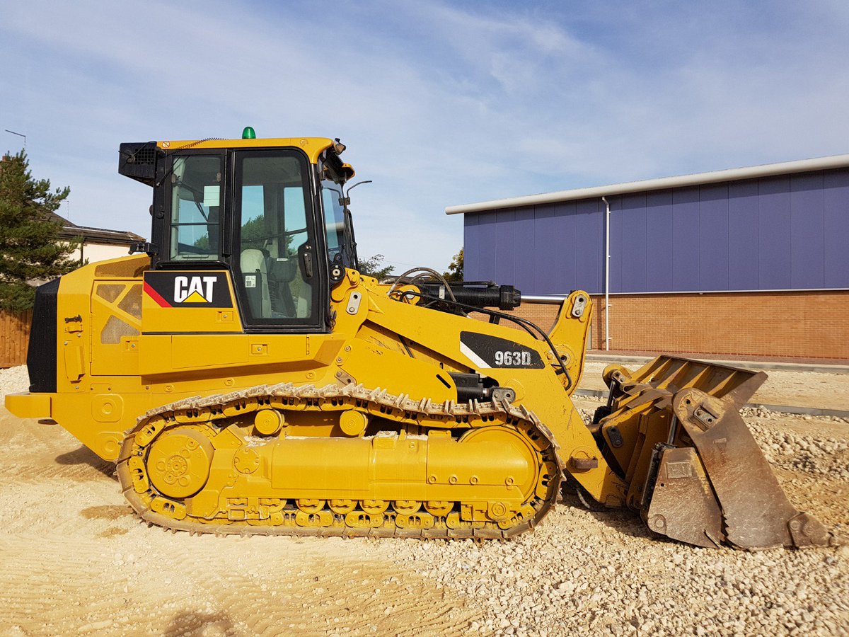 GCEHireFleet's tweet photo. 2011 #Cat #963D available for #hire/sale.
01733 202 969
#heavymachinery
#bulldozer
#cat963D
#heavyhaulers
#gcehirefleet
#caterpillar
#earthmovers
#planthire
#plantsales
#heavyplant https://t.co/Rzr85gTu0d