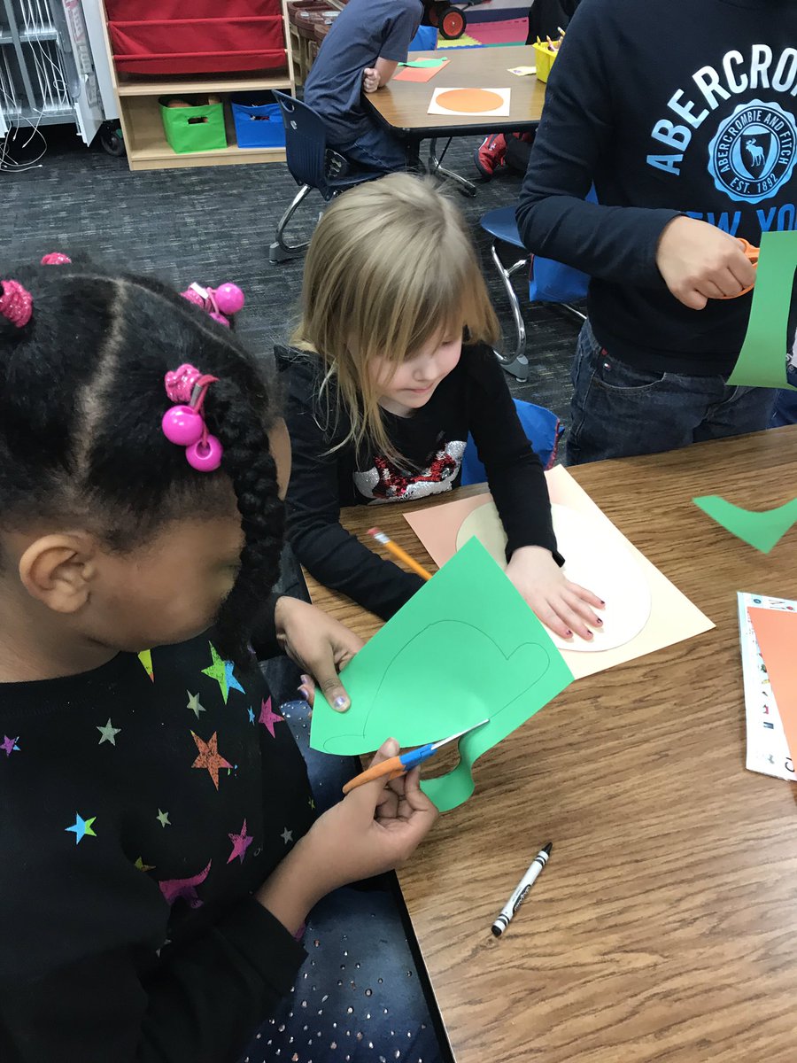 MsBreitweiser4's tweet photo. Buddy time!! Leprechaun men! Team work! Let’s work together!!! March here we come!!! 🍀
@mrsjwilson102 @cdaviswnes https://t.co/qjwzaKjgU9