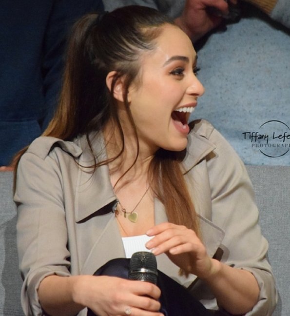 OutlookLinzz's tweet photo. She really is the cutest. Happy birthday our queen Lindsey 😍💙 #lindseymorgan https://t.co/yq2AyN3cQ7