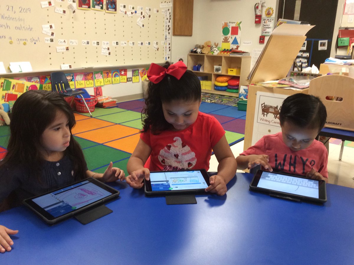 Pre-K students  are sharing a drawing activity with their parents on seesaw app.
#HCISD  ⁦<a href="/ZavalaElemHCISD/">Zavala Elem HCISD</a>⁩