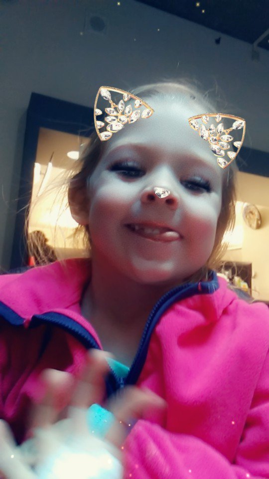 Lisa89marie89's tweet photo. This beautiful little lady turned 6 Monday I'm so blessed to have you in my life lilly #lillylove #shes6 #cancersurvivor #shefought #SheWon #savage https://t.co/tu8RBVYkOf