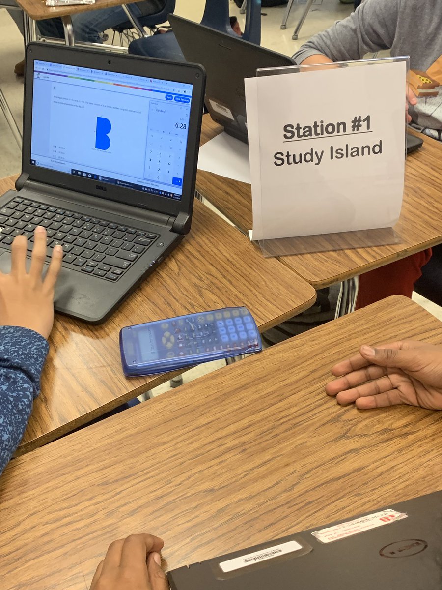 arwilmoth's tweet photo. Students are reviewing circles by working in stations which are outlined in @msonenote π activities include @StudyIsland @quizizz #teachertalk #digitaltaskcards with @MicrosoftForms and @IXLLearning thanks to @MissMurdocksLab for the idea! @HuntersCreekMS @dlthcms https://t.co/mj9GYtaAfO