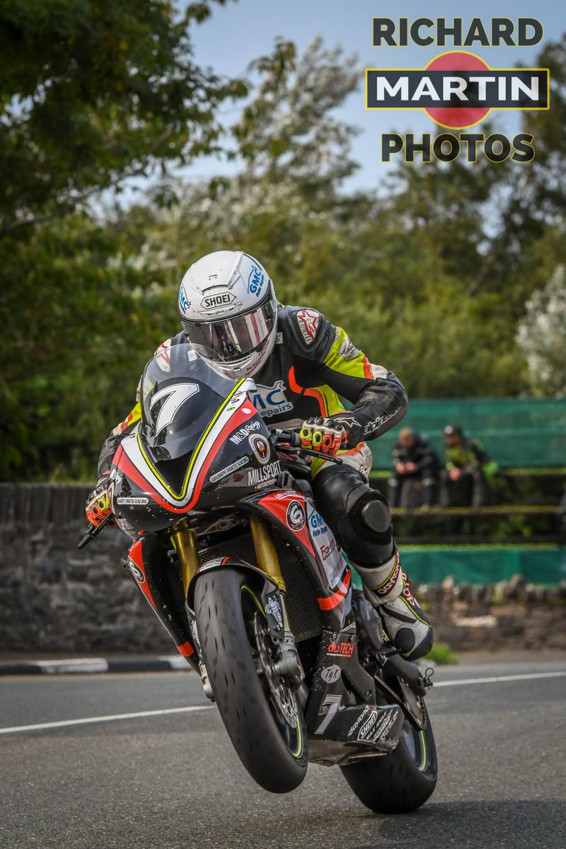 photo_richard's tweet photo. #WheelieWednesday with @RacingTweed in the @ManxGrandPrix 2018 https://t.co/IwIR1aLa9J