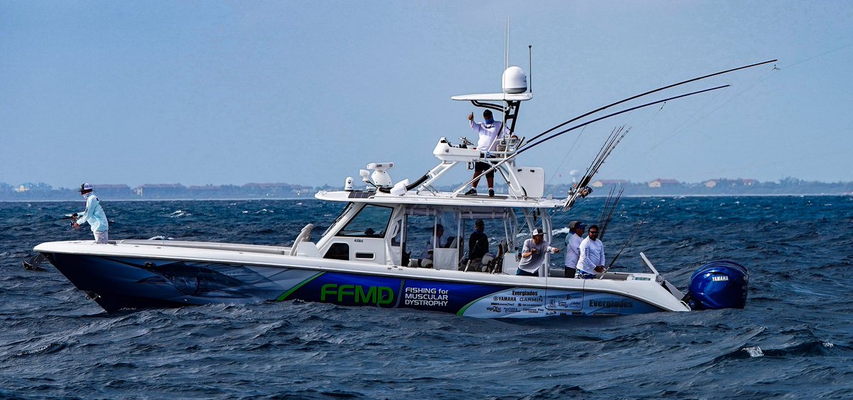 YEW! The @FishingForMD #435cc getting over the hump! Tight lines for @jjfishweek team FFMD! 🎣

#EvergladesBoats #ReflectsYou #WednesdayMotivation
@YamahaOutboards @BoatsGroup @SWSportsman @GarminMarine