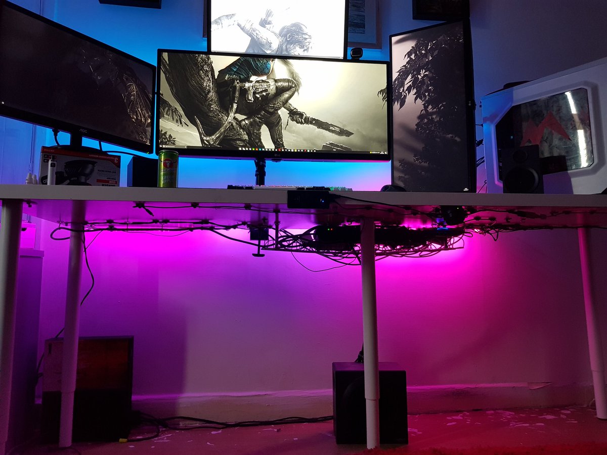 MelodicDesigns_'s tweet image. My baby is now cable managed