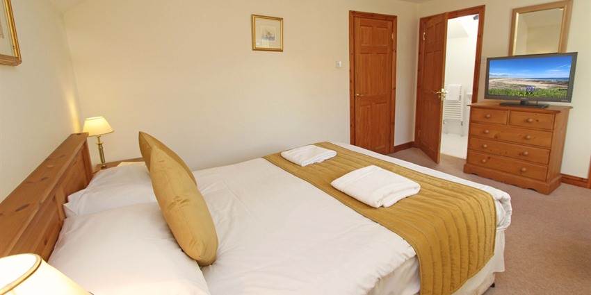 Warenford_Hols's tweet photo. ***New offer***
Why not treat you mum to a short break away in Northumberland. The beautiful Ferguson cottage has availability, 8th March for 3 nights for only £300. #selfcatering #northumberland https://t.co/izwWKU0sv5