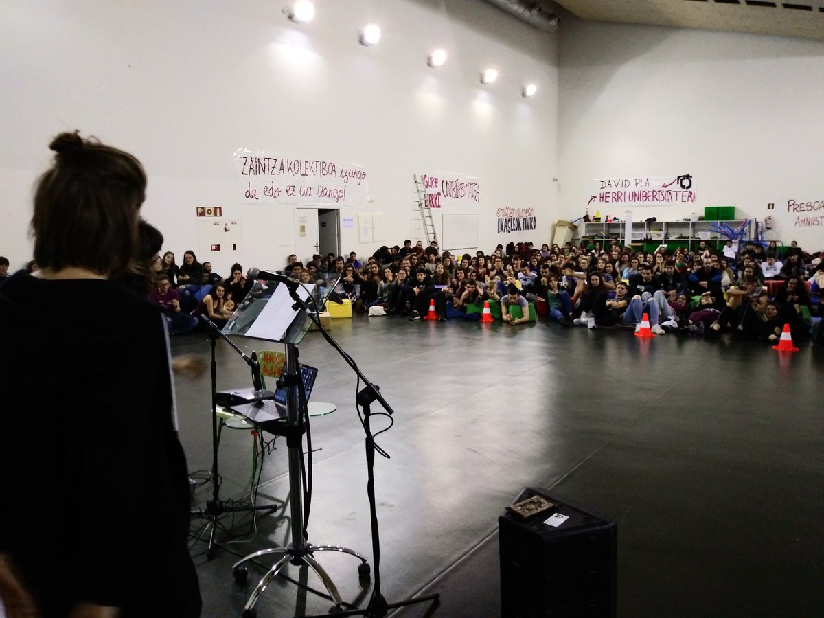 Amaitu da 2019ko Herri Unibertsitate nazionala. Milesker egun hauetan, hitzaldi eta tailerretan parte-hartu duzuen zein Herri Unia-a posible egin duzuen guztioi!

Gora langileon unibertsitatea! Jarrai dezagun langileon zientzia garatzen! #HUnazionala