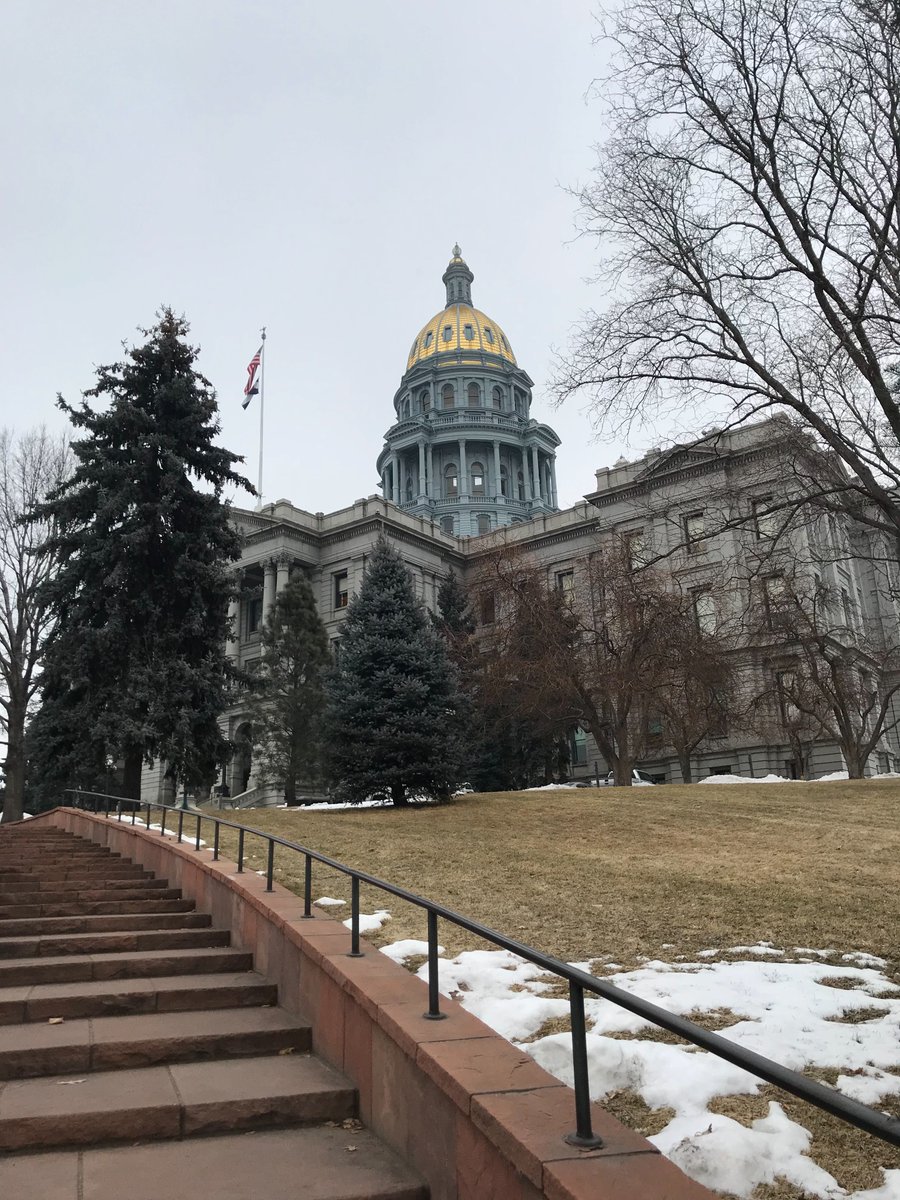 CognitionFoundr's tweet photo. Live from the #DenverCapitol this foggy morning & meeting with Governor @jaredpolis & legislators to advance #Blockchain in Colorado! https://t.co/ibTL5ka3ku