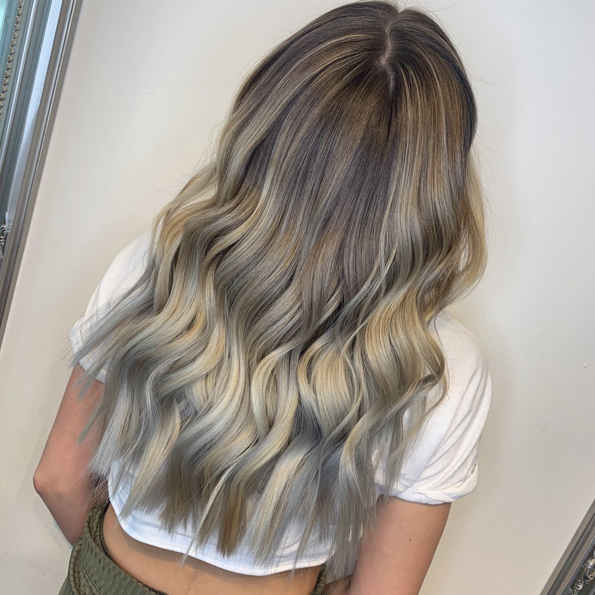 Sometimes u gotta look back to see how far you’ve came 👏🏼 2 years ago - now 🤩 @billywoodhair on insta 😚