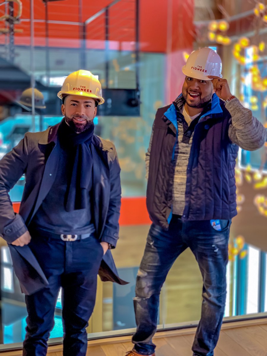 Hard work requires hard hats 🔨 @Reyes_Att
