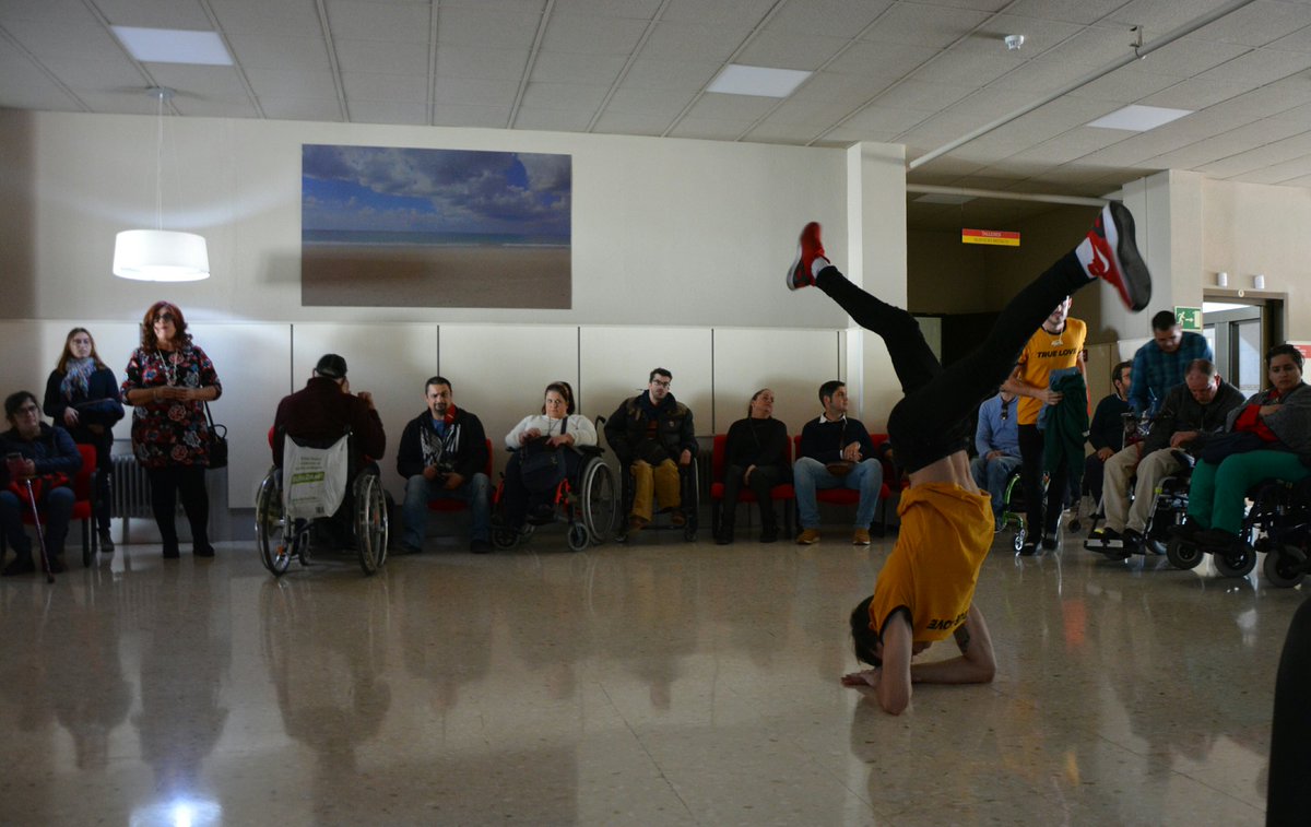 crmfSf's tweet photo. ¡Qué buena celebración del #DiaAndaluciaCrmf¡ Una jornada memorable, en el que ha habido espacios para el debate #EstatutoAndalucia, himno, degustación de productos andaluces, baile y la estupenda actuación d #breakdance  #Gracias #alscrmfsf y profesionales y feliz #diaAndalucia https://t.co/ztzZoWwJY3