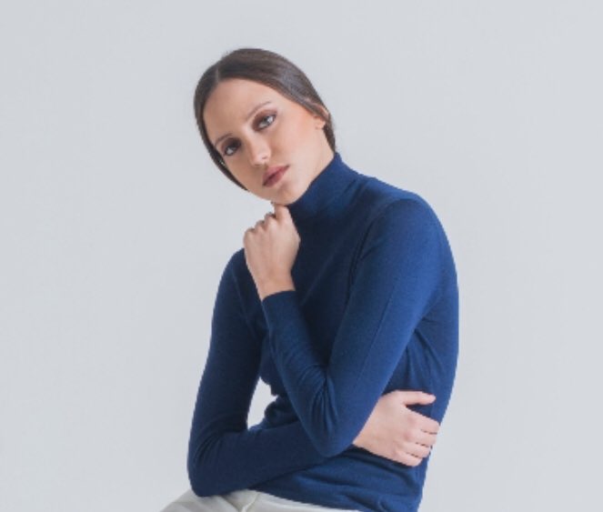 lunariacashmere's tweet photo. DOLCEVITA TURTLENECK - A classic yet refine piece of women's wardrobe, sure to fit for any occasions.

Discover our #world
Shop https://t.co/LlwsjLwXr8

#LunariaCashmere #LunariaCashmereWorld #dolcevita #turtleneck #mfw #mfw19 #cashmere #woman #womanfashion #fashionista https://t.co/3DGmfJRVcC