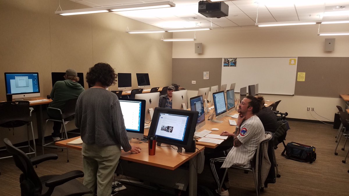 slccsmc's tweet photo. Prepping for the first SLCC Live show of the year! SPRING BREAK! #SLCCSMC #SLCCLIVE #SPRINGBREAK https://t.co/okq4qnGl9j