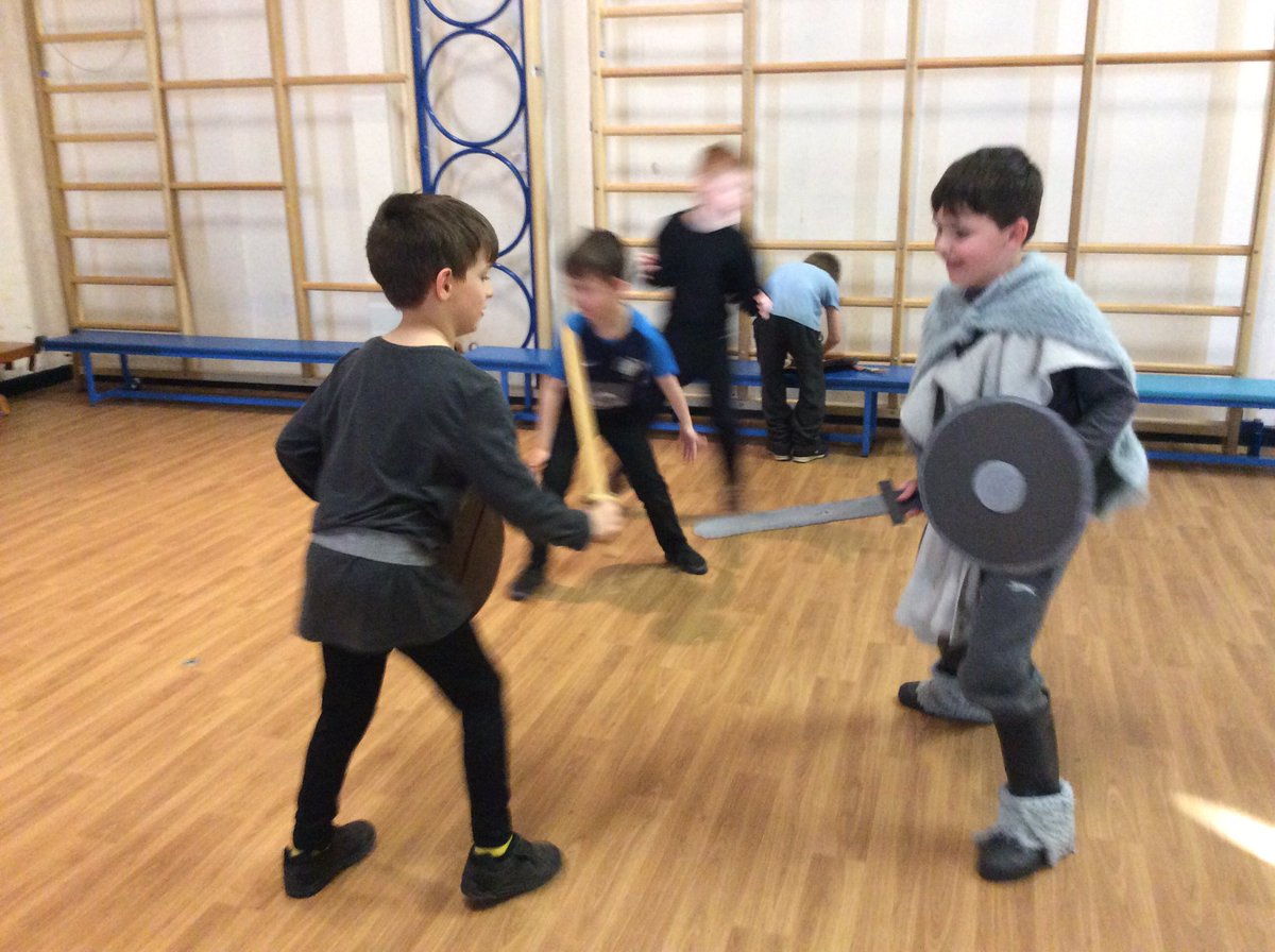 2022whitkirk's tweet photo. 🐬🐧 Viking battle! https://t.co/GUhF9HTz20