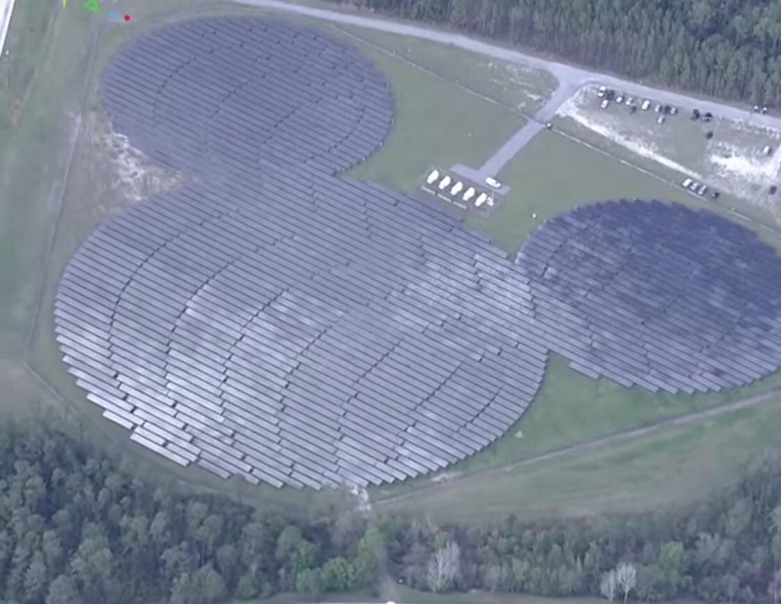 99disneychefs's tweet photo. 500,000 solar panels, enough to power 2 parks, #gobigorgohome #disneypower #disney #disneyworld #cleanenergy #solarpower https://t.co/1u5eknqFOe