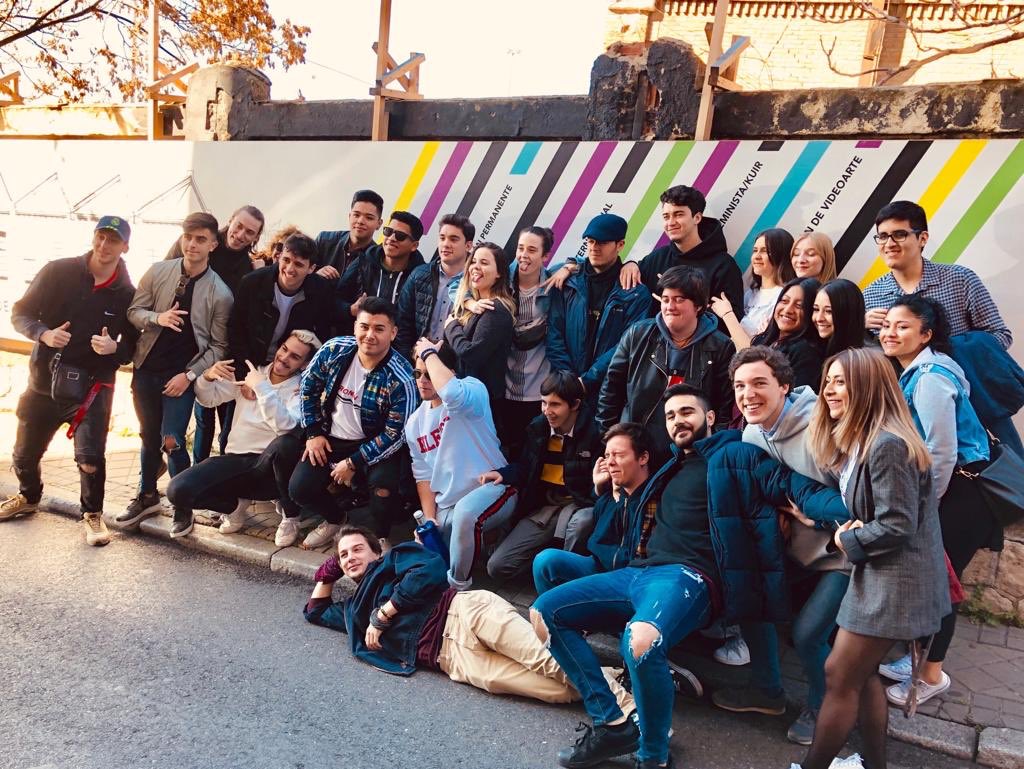 AsunFernandezUE's tweet photo. Visita al espacio @LaNeomudejar con alumnos de #TSAYF, un ejemplo de sostenibilidad urbana. @cabriceno @CiclosUE. https://t.co/rCJsNJONFC