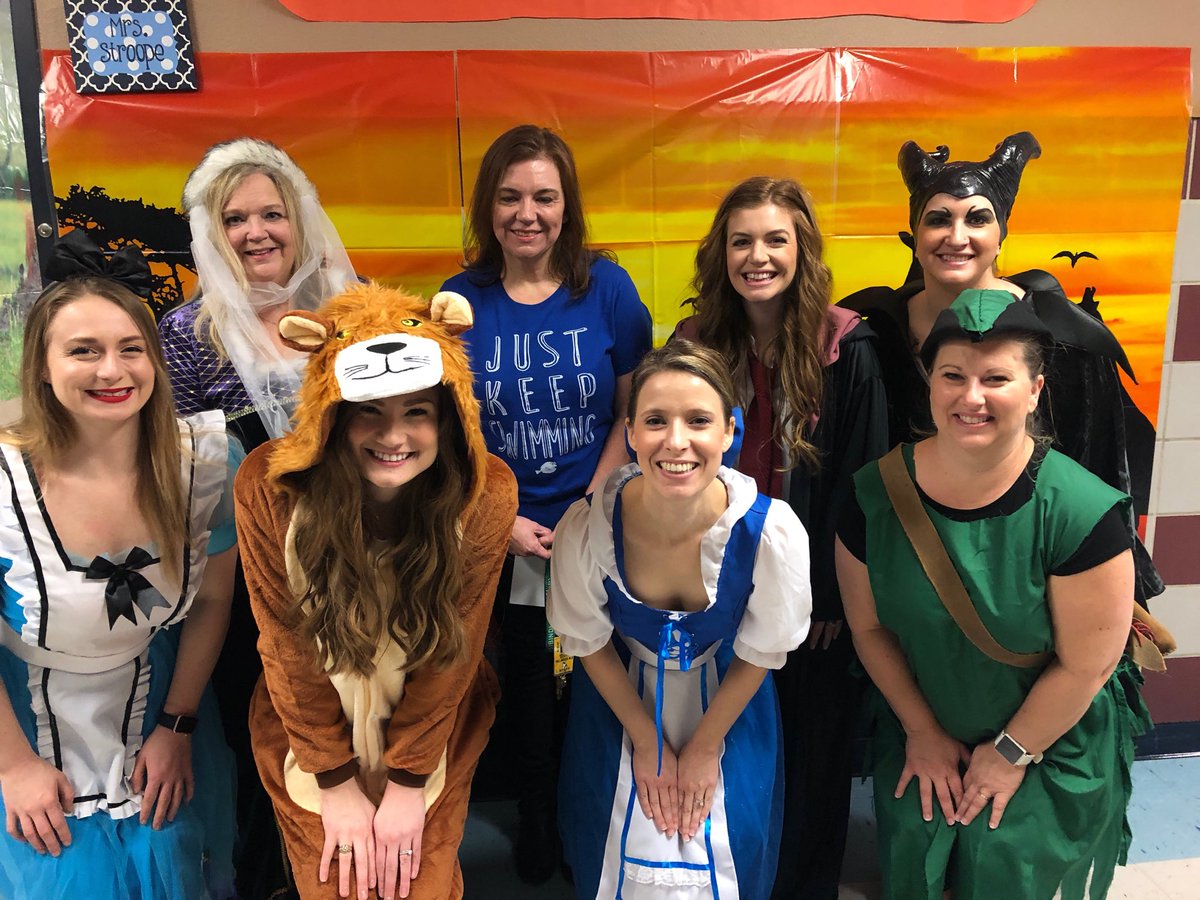 HillwoodMS's tweet photo. 620 7th graders will begin their Hero’s Journey today!  Look at these awesome ELA teachers who have transformed their classrooms to enhance our student’s experiences today!  #ChargerNation https://t.co/77nnNIe5UB