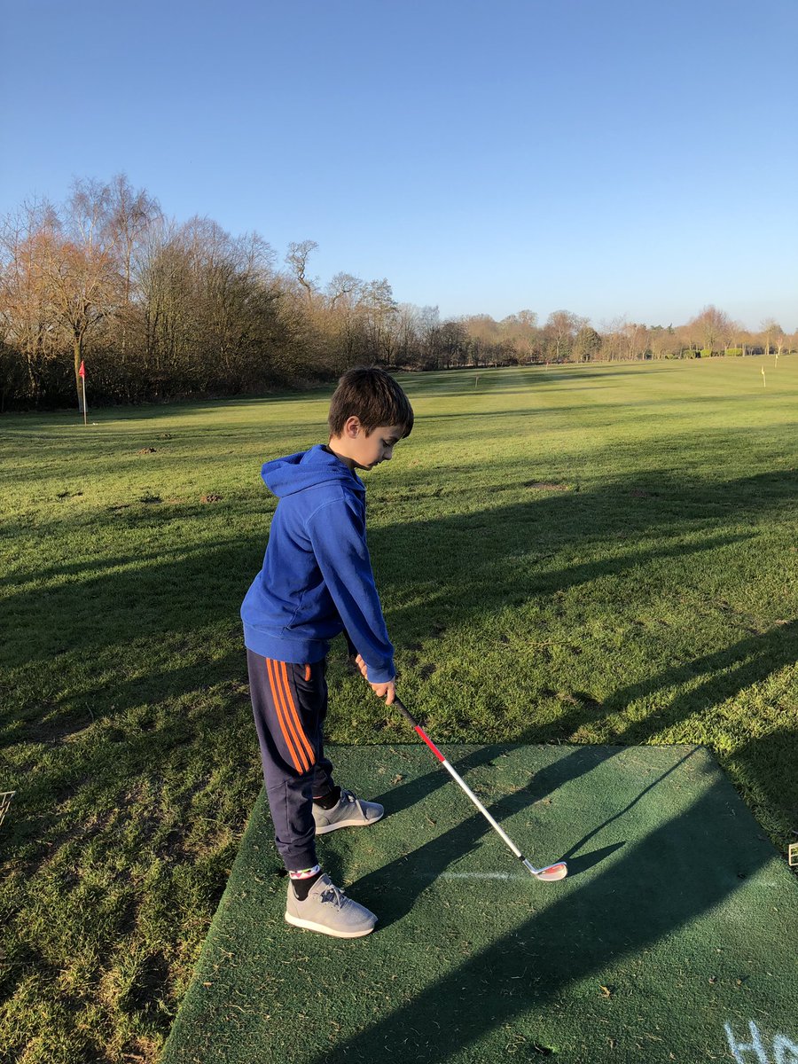 AmDavies29's tweet photo. Introducing @LingsPrimarySch new group 4 @OverstonePark Scholars @GolfRootsHQ @EnglandGolf #getintogolf https://t.co/6a5C2fh49T