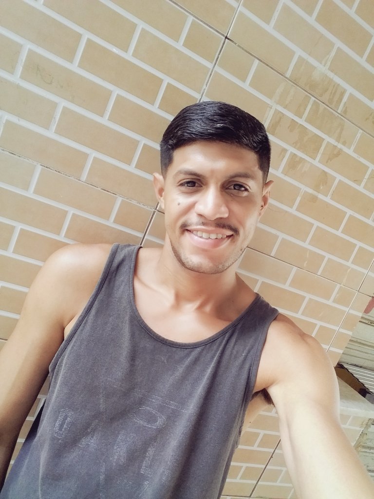 ElbertBarber6's tweet photo. Vivendo a vida ...😉✌
#Solteirando 🤗😌 https://t.co/TzoLAARi5O