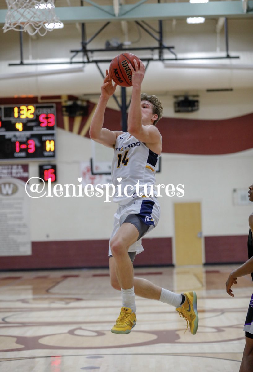 cameronsalerno1's tweet photo. SFL All-League Boys is official

@drakemiddleton4 claims SFL MVP

Folsom and Rocklin had the most all-league with three @thejalenscott21 @FearsTiler @deshawnlynch2 @CoryGohl @Dkendall111 Strecker

Whitney and Oak Ridge both had two selections, while GB and Del Oro had one a piece https://t.co/IxgOxRjNFv