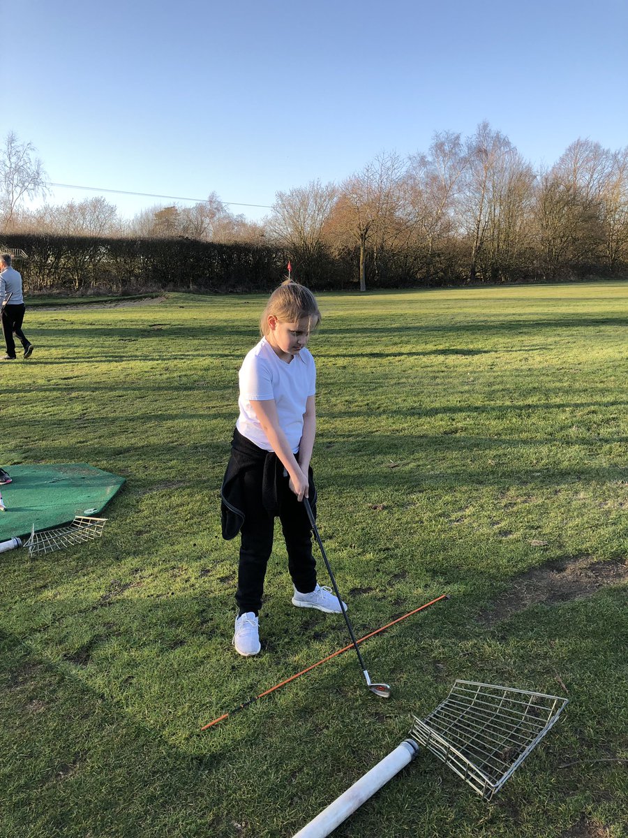 AmDavies29's tweet photo. Introducing @LingsPrimarySch new group 4 @OverstonePark Scholars @GolfRootsHQ @EnglandGolf #getintogolf https://t.co/6uUEGUOEJg