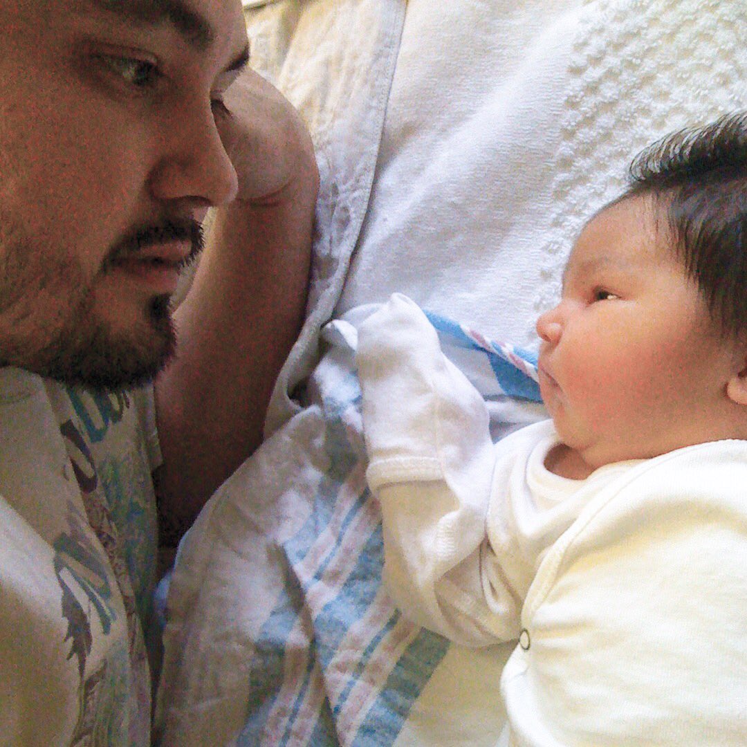 5IN5O's tweet photo. BONDING // {from her first breath i couldn’t take my eyes off her. i waited 9 months to meet her and was given only 5 days to bond with my new love. i joined @dovemencare to promote the #paternityleavepledge to ensure new dads get the proper time to bond just a bit longer} https://t.co/gZ26w8wfFi