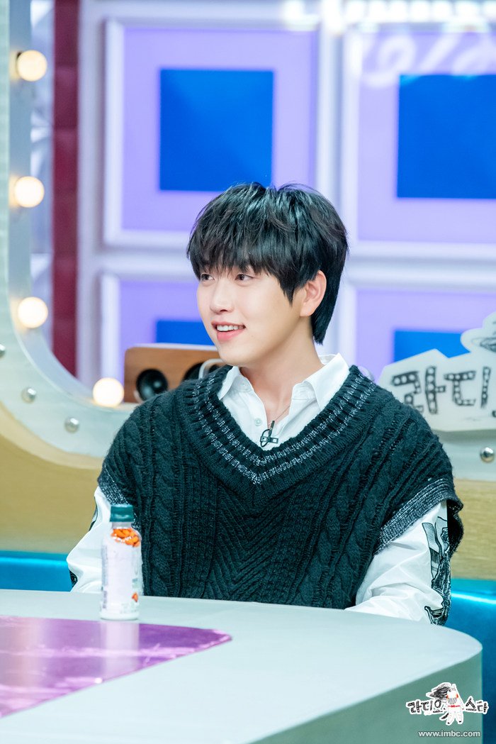 deulpics's tweet image. you cover me up like a dream, making my heart grow bigger than it can ever be 💗💘✨