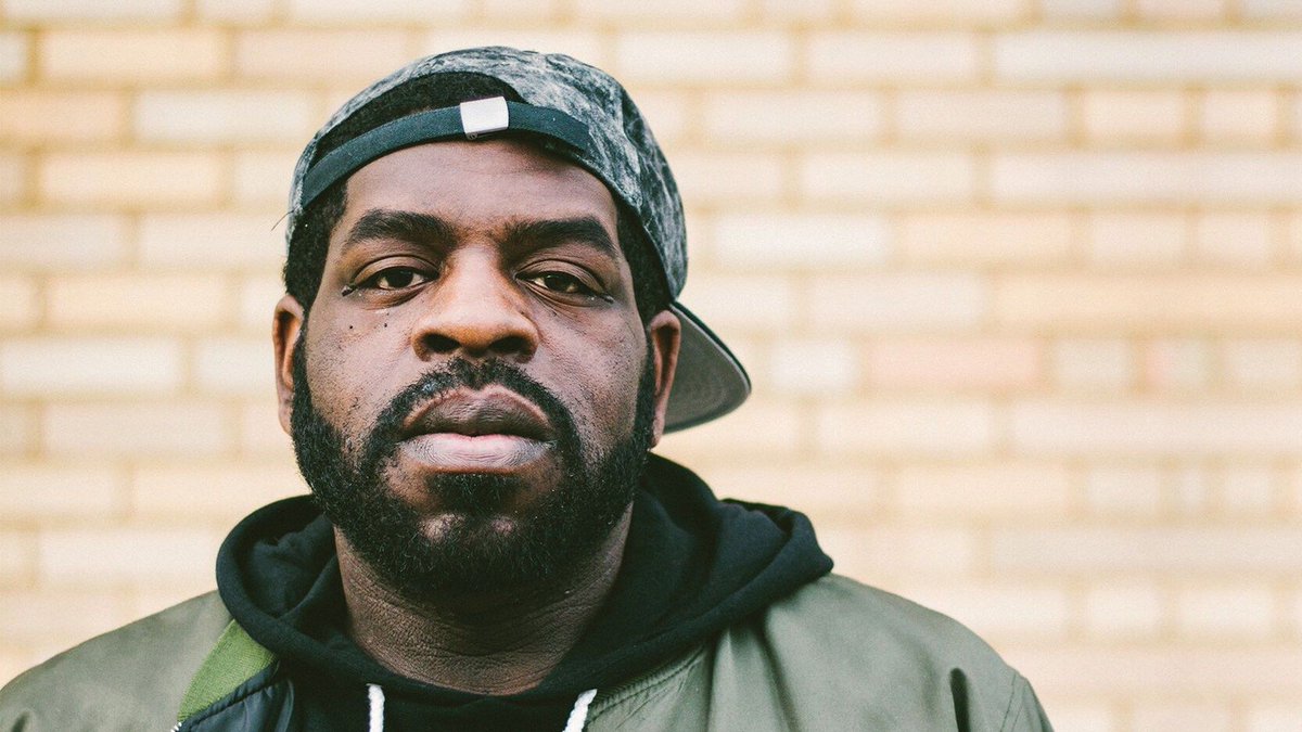 tweetskindeep's tweet photo. For our latest addition to the #SkinDeepMeets series our culture editor @nkakunna interviewed the incredible Hanif Abdurraqib on his collection of essays: They Can’t Kill Us Until They Kill Us: @NifMuhammad  https://t.co/WznvPbCFfZ https://t.co/znp8jr7sME