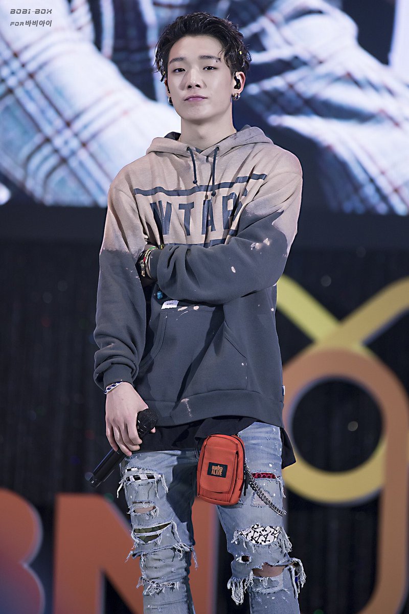 pixbobby's tweet photo. We stan the cutest man ever

© BOBIBOX9596 https://t.co/wbbD7z2Mpe