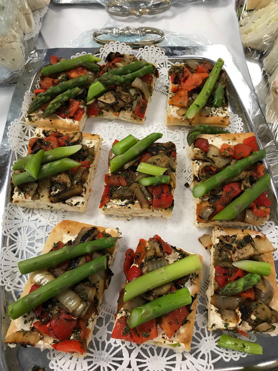 ZrCindy's tweet photo. Bendale BTI students provide this beautiful lunch as we learn together about RP. Thank you! https://t.co/M6rmNEpFTT