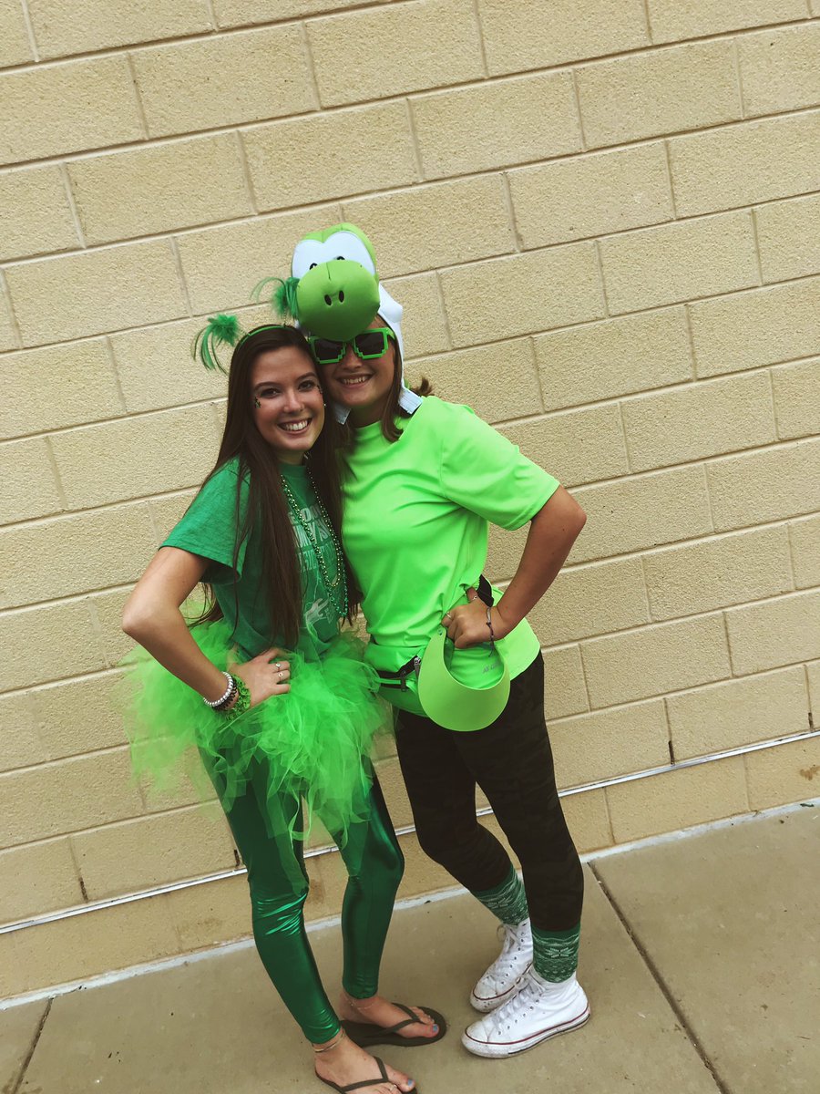 alex_nicholsss's tweet image. screaming happy 17th birthday to MY #1 BABE!!!!!💘💘 i love you SO SO much!!! can’t wait to lax it up with you this season🤪🤩💖🥰