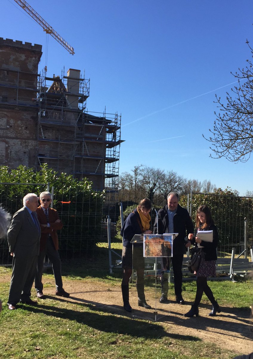 jpmb467's tweet photo. Signature de la convention de Mécénat entre la Fondation du Patrimoine, la Mairie de la Salvetat Saint Gilles et @terreal_com. 260m2 de MH Pompadour livrés pour le château RAYMOND IV. https://t.co/LIVwr5GFUZ