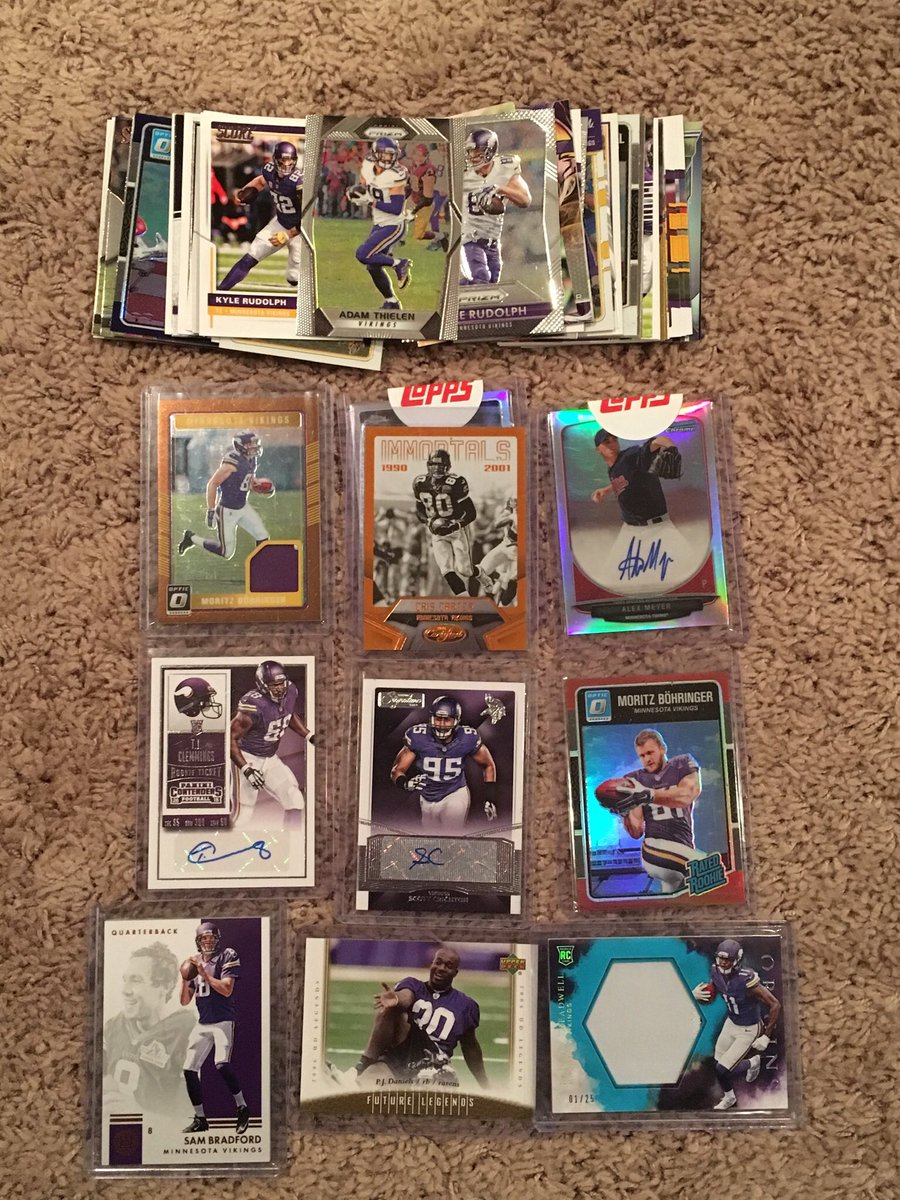Nsalmon13's tweet photo. Another lot I got this summer.  Thanks @CrattyPatty25 for the Vikings cards! #SmokeBreaks #Collect https://t.co/41MUqdW7RD