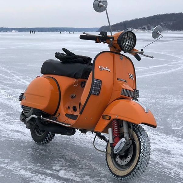 ScooterworksUSA's tweet photo. This Stella isnโt letting the winter keep it inside.
Photo: @thatscooterthing #stella #genuinestella #ice #snow #icescoot #scooterworksusa #scooter #scooters #scootscoot #scooterlife #scootlife #vespa #genuinescooters #kymco #lance #yamaha #honda #ruckus #scoots #scooting https://t.co/DQ78VSA0mV