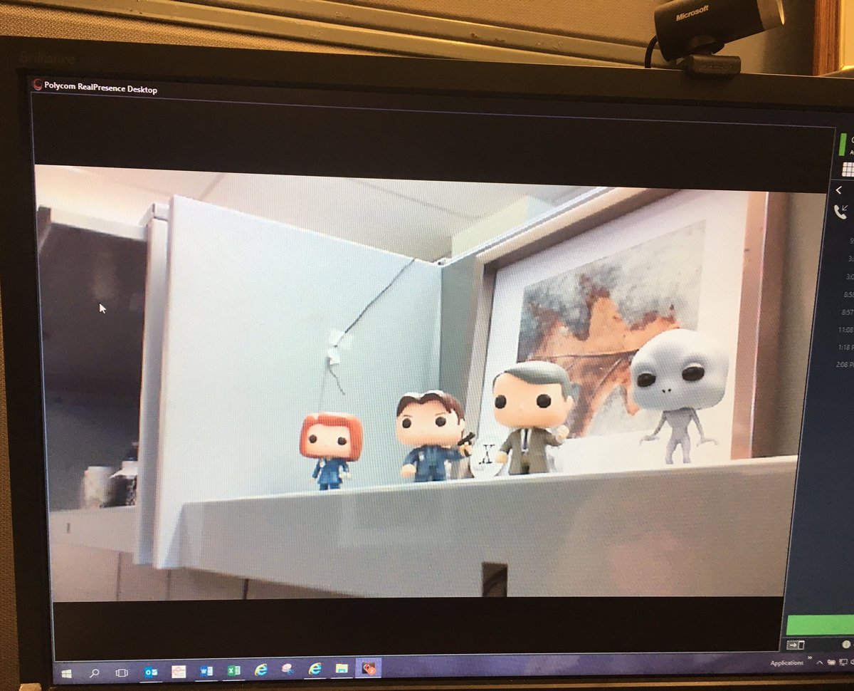 CdnRoswell's tweet photo. When someone Video conferences me, this is the first thing they see when I accept the call then I dramatically turn the camera to where I am sitting. 😂 @thexfiles @GillianA @davidduchovny @William_B_Davis @XFilesNews #thewelcomingcommittee #TheXFiles #MulderItsMe #ScullyItsMe https://t.co/GQ3ipl1gYy