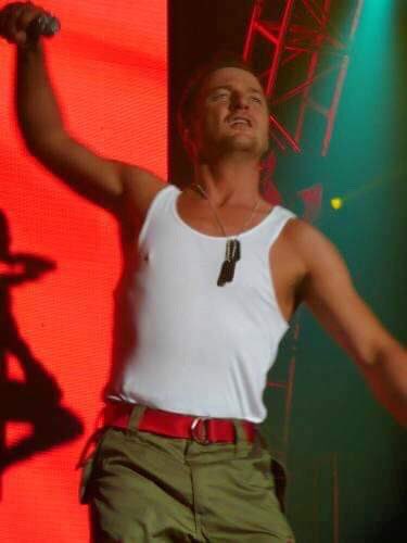 MikeysBZAngels's tweet photo. “When the going gets tough Mikey keeps us going!” @MRMIKEYGRAHAM #mikeygraham #boyzone #bz25 #thankyouandgoodnight #bettertour #mikeysbzangels #whenthegoinggetstough (Photo credit Kelly Matthews) https://t.co/UxOcjq3jFV