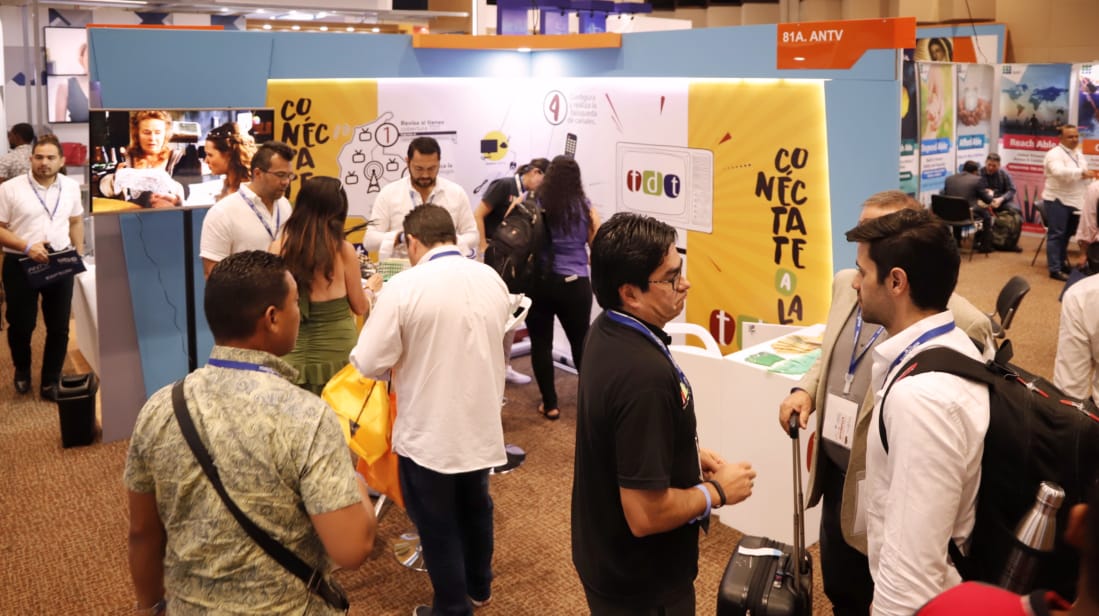 ANTVColombia's tweet photo. Visite nuestro stand de la #TDT en el marco de #Andinalink2019 que se lleva a cabo en el Centro de Convenciones #Cartagena ¡Más que TV, ahora es TDT! https://t.co/PFhEH0cdc3