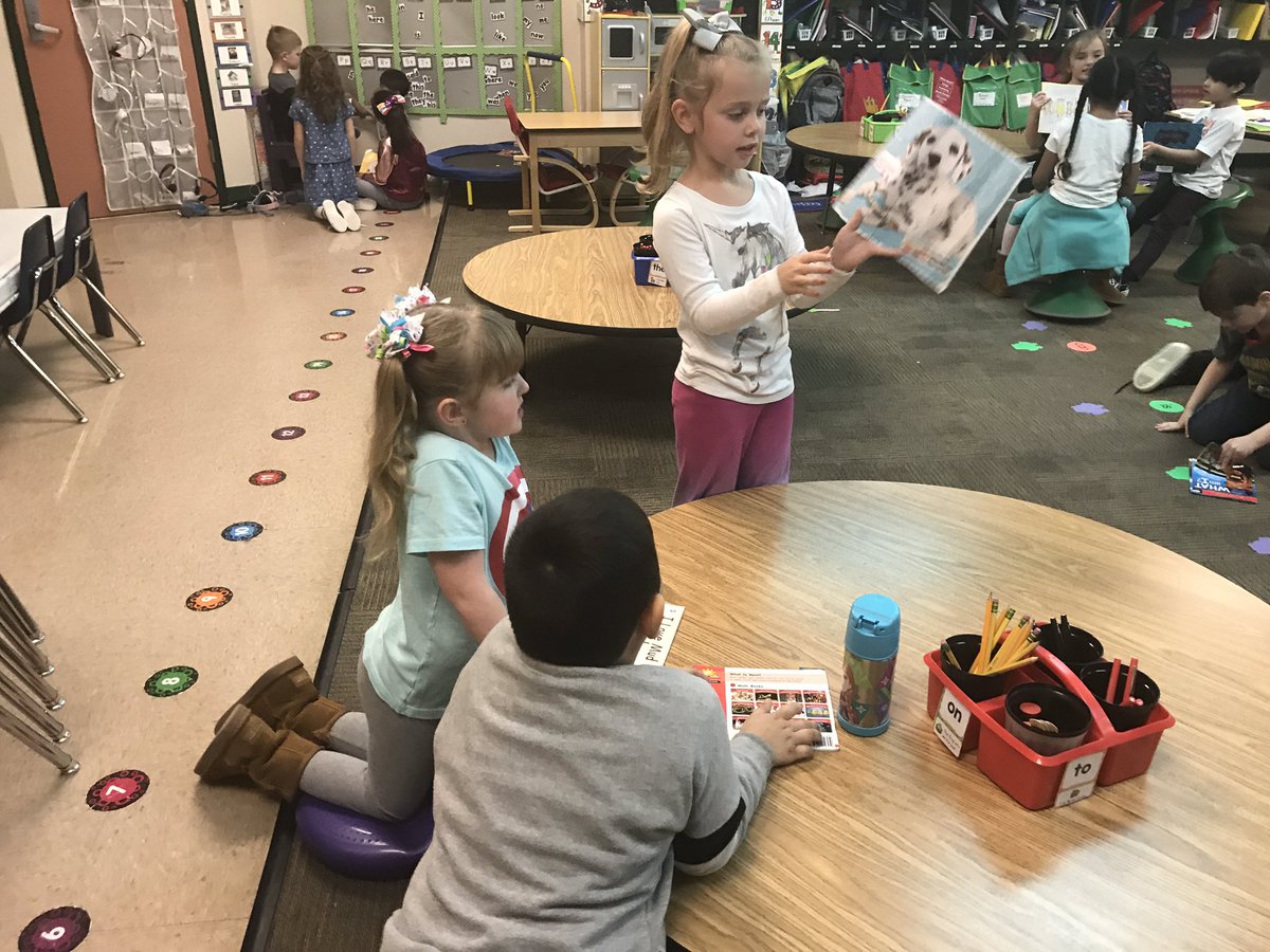 mrsksjourney's tweet photo. Reading play dates!!! Sharing our favorite books with our friends!!! #TCRWP #readingunitsofstudy #KISDBRAGCHAT @kisdlit @ShueFirstGrade @HESHeroes @Ladyedwinadukes https://t.co/HM2Uu122S4