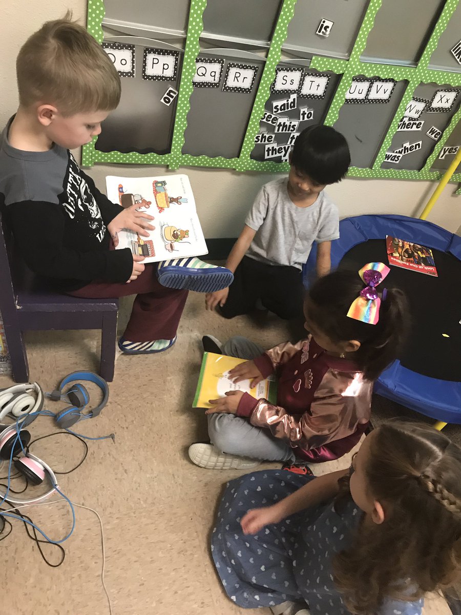 mrsksjourney's tweet photo. Reading play dates!!! Sharing our favorite books with our friends!!! #TCRWP #readingunitsofstudy #KISDBRAGCHAT @kisdlit @ShueFirstGrade @HESHeroes @Ladyedwinadukes https://t.co/HM2Uu122S4