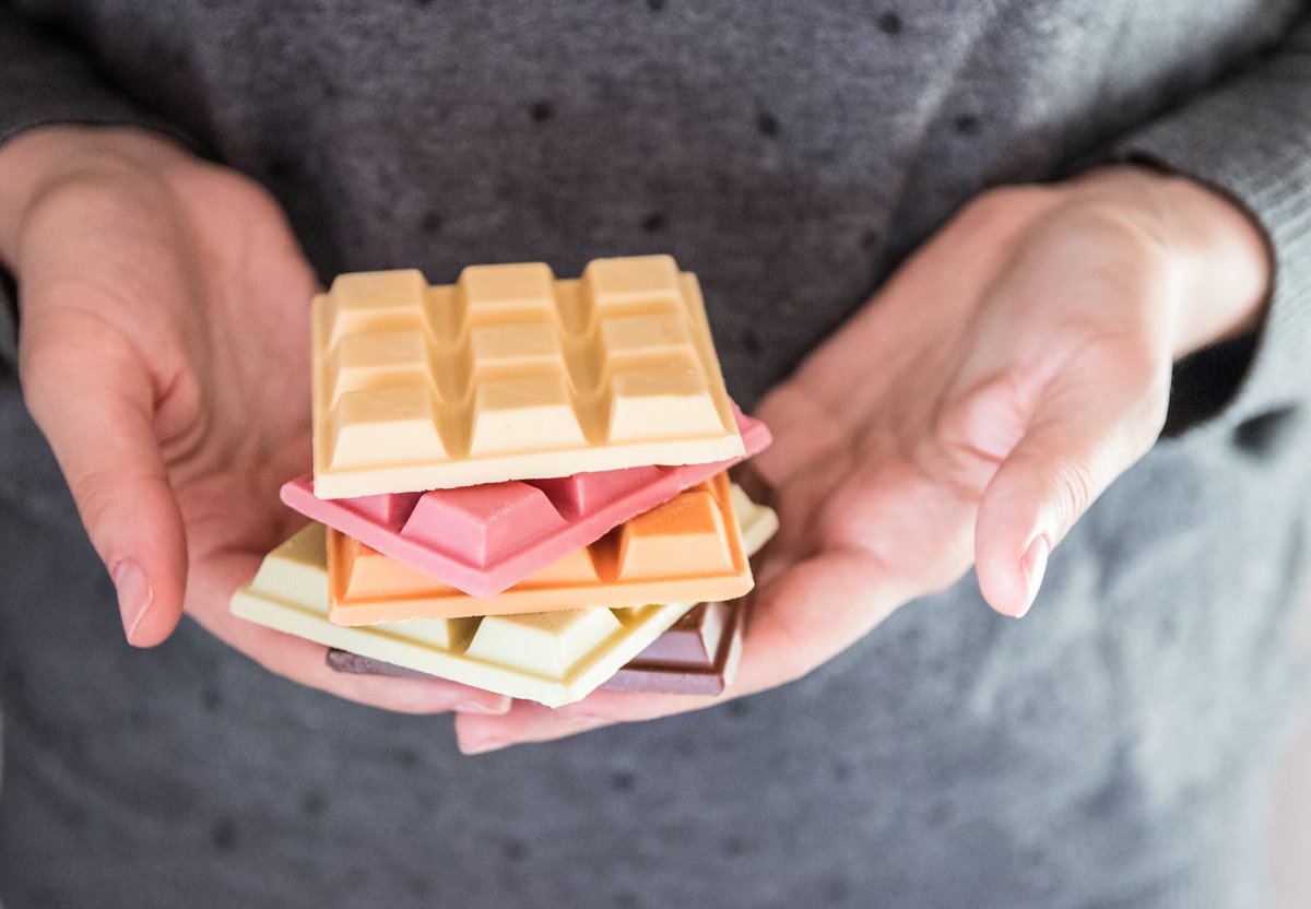 streglio1924's tweet photo. Bianco, al latte, alla fragola, all'arancia, alla mela. Quale assaggi per primo?
Scegli il tuo #cioccolato spaziale, di nome e di gusto😋 https://t.co/3ZGfEP5uZr